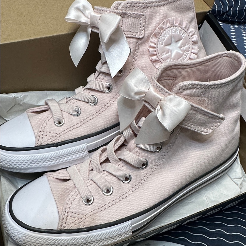 Converse Pink High-Top Sneakers ribbon kids child size 3